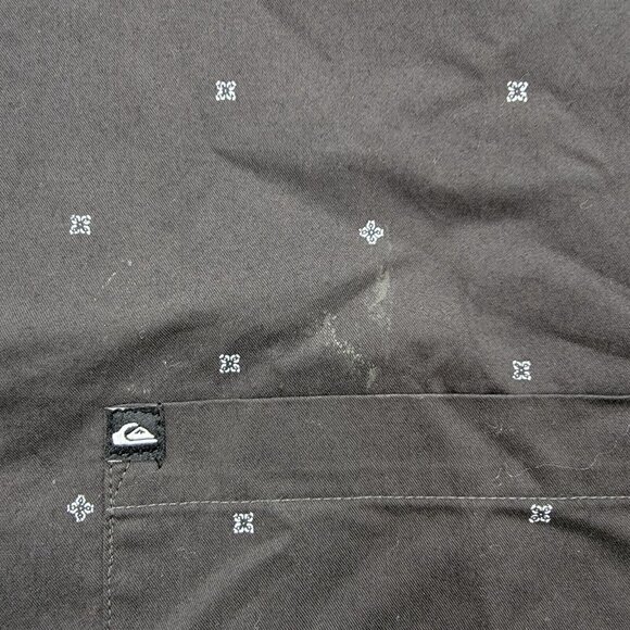 Quiksilver Shirt Mens Large Black Button Up Short Sleeve All Over Print Beach - Picture 4 of 9